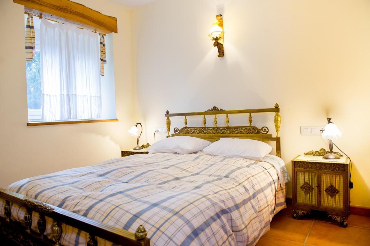 Conjunto Entre Acebos Casa de hóspedes Sotillo de Sanabria Exterior foto
