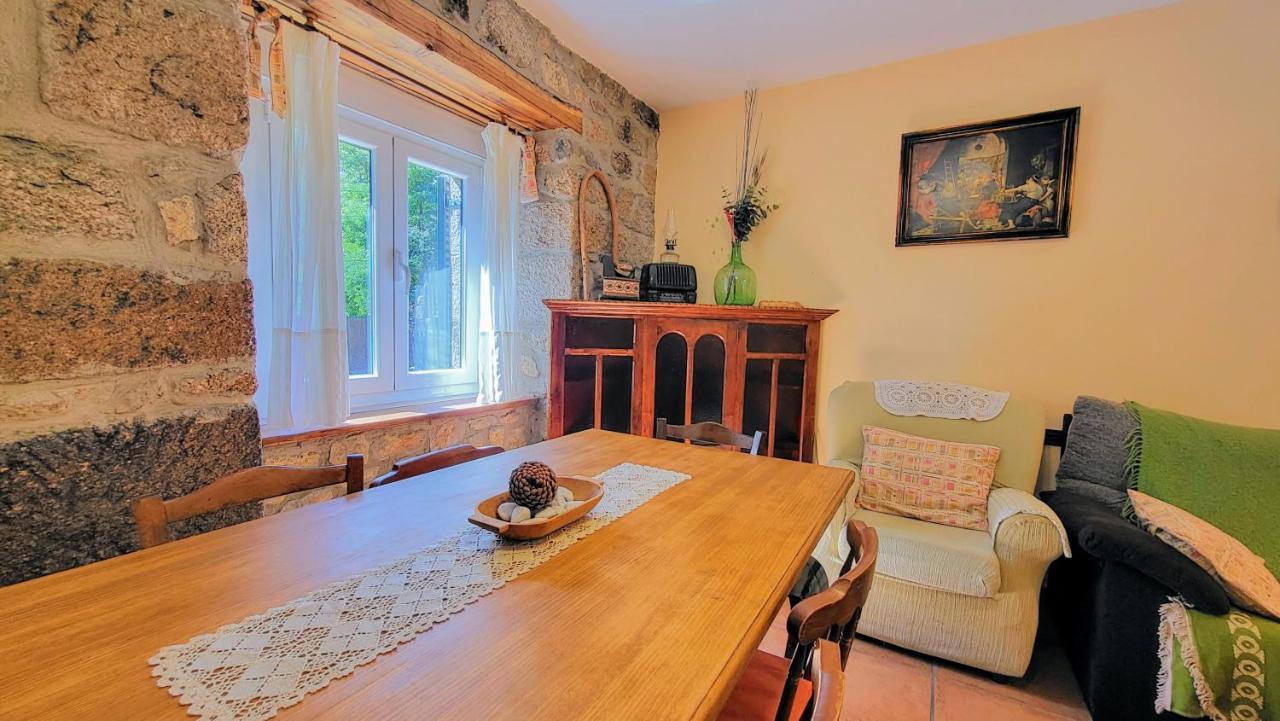 Conjunto Entre Acebos Casa de hóspedes Sotillo de Sanabria Exterior foto