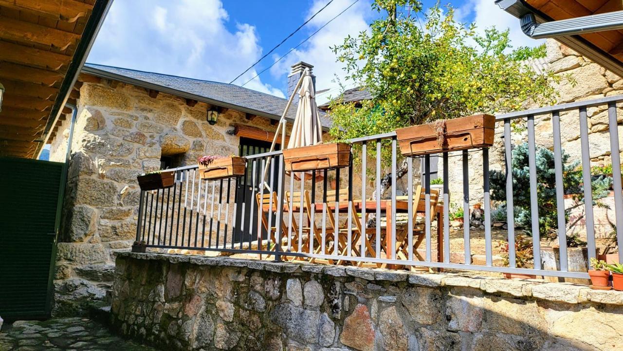 Conjunto Entre Acebos Casa de hóspedes Sotillo de Sanabria Exterior foto