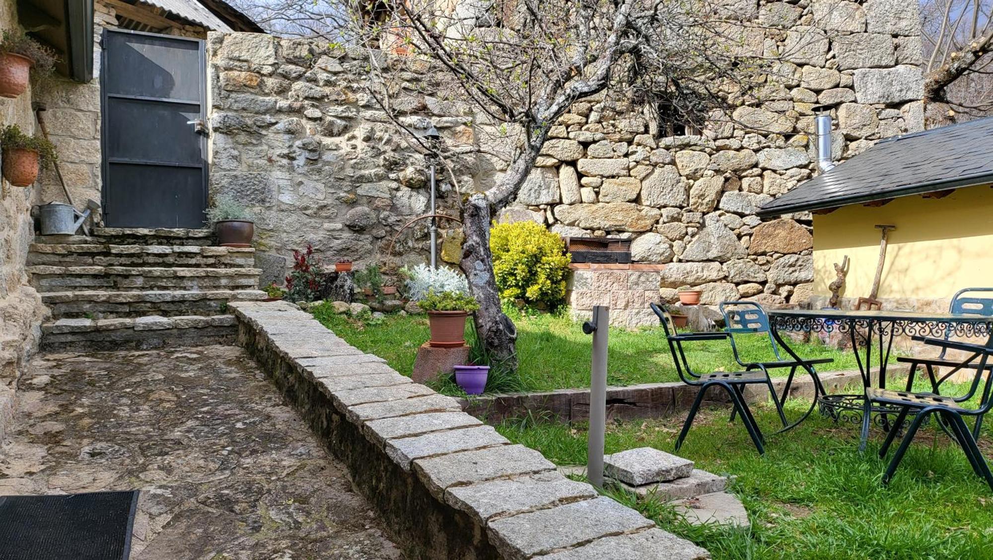 Conjunto Entre Acebos Casa de hóspedes Sotillo de Sanabria Exterior foto