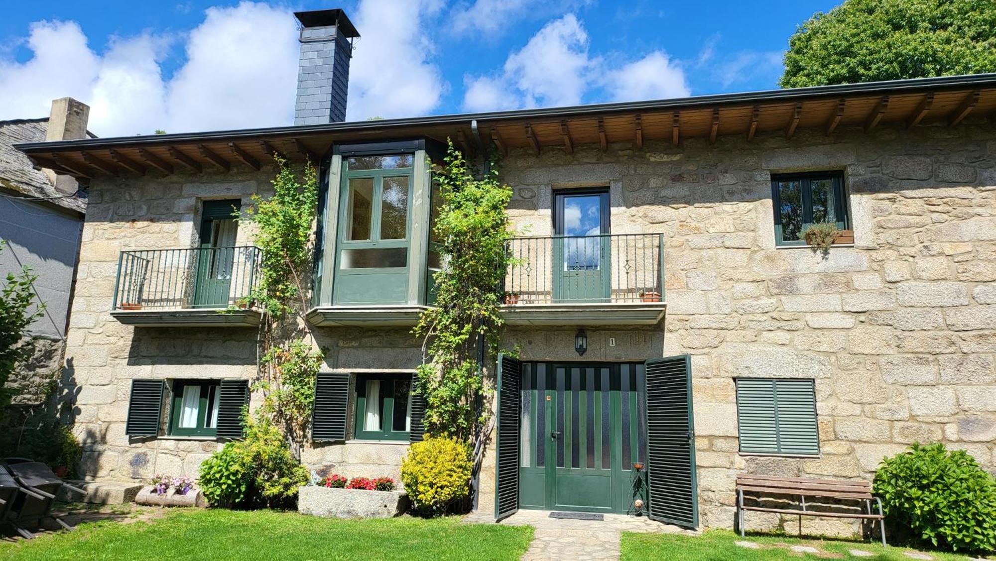Conjunto Entre Acebos Casa de hóspedes Sotillo de Sanabria Exterior foto